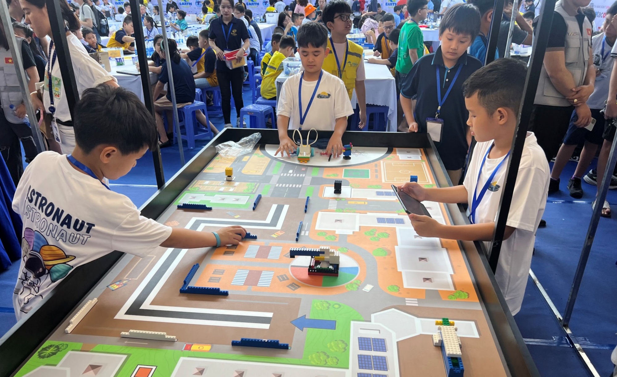 53 đội tham gia cuộc thi Robotacon tỉnh Gia Lai mở rộng năm 2025- Ảnh 3. 53 đội tham gia cuộc thi Robotacon tỉnh Gia Lai mở rộng năm 2025- Ảnh 3.