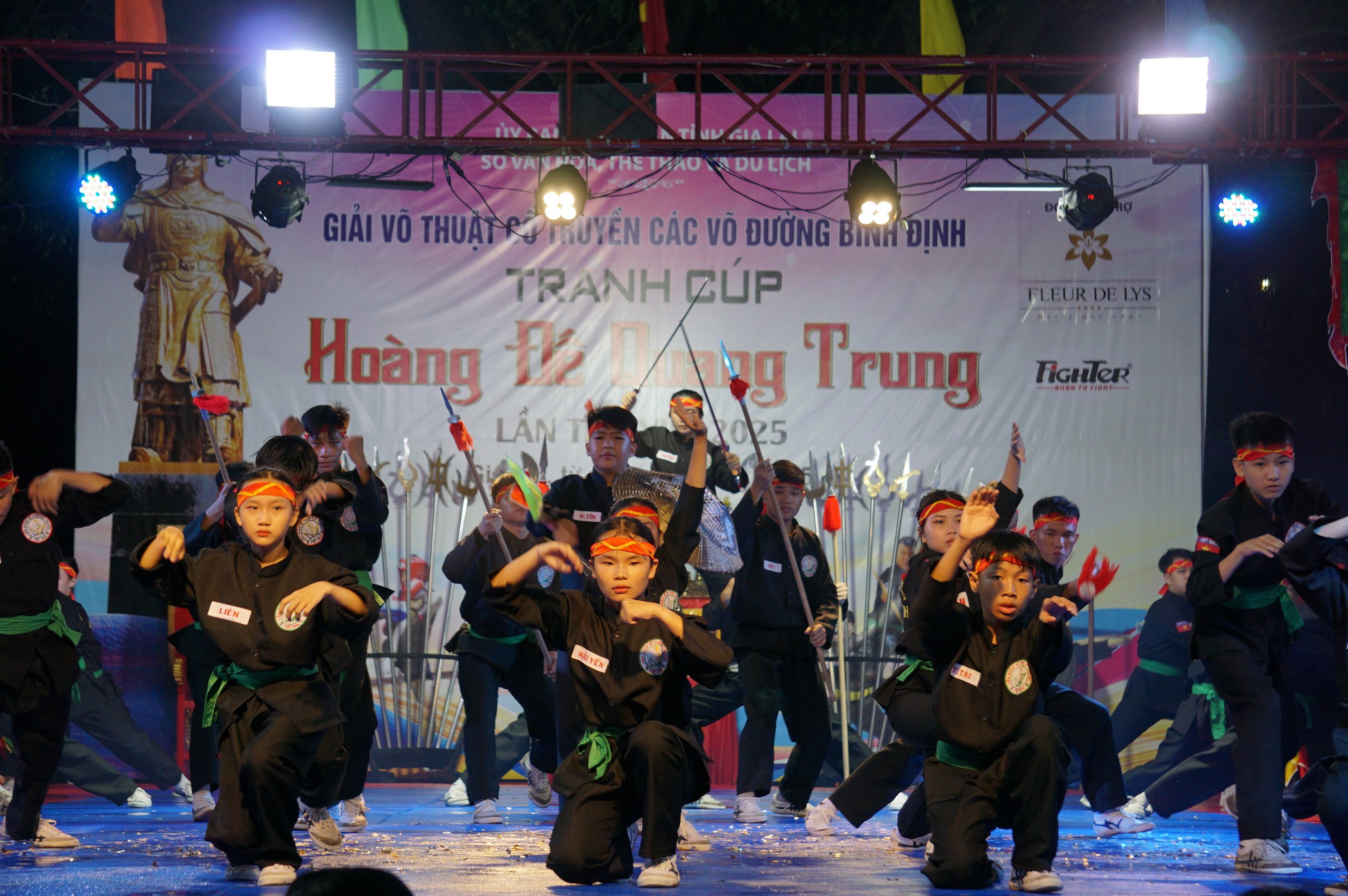 Đặc sắc màn biểu diễn võ cổ truyền trong đêm khai mạc- Ảnh 5.
