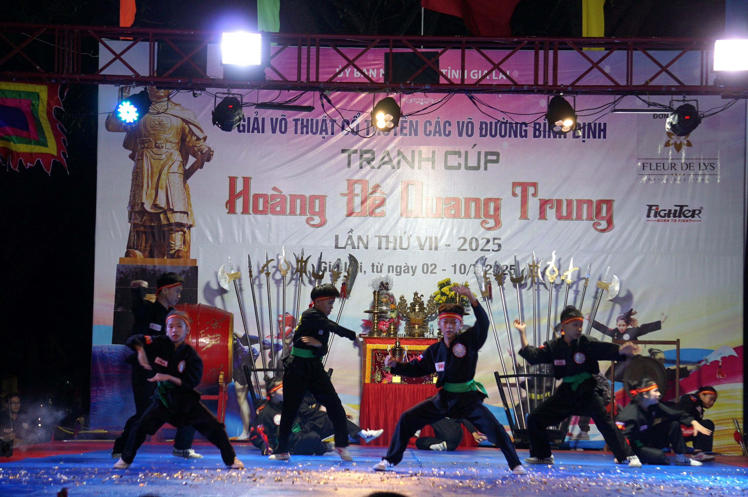 Đặc sắc màn biểu diễn võ cổ truyền trong đêm khai mạc- Ảnh 8.