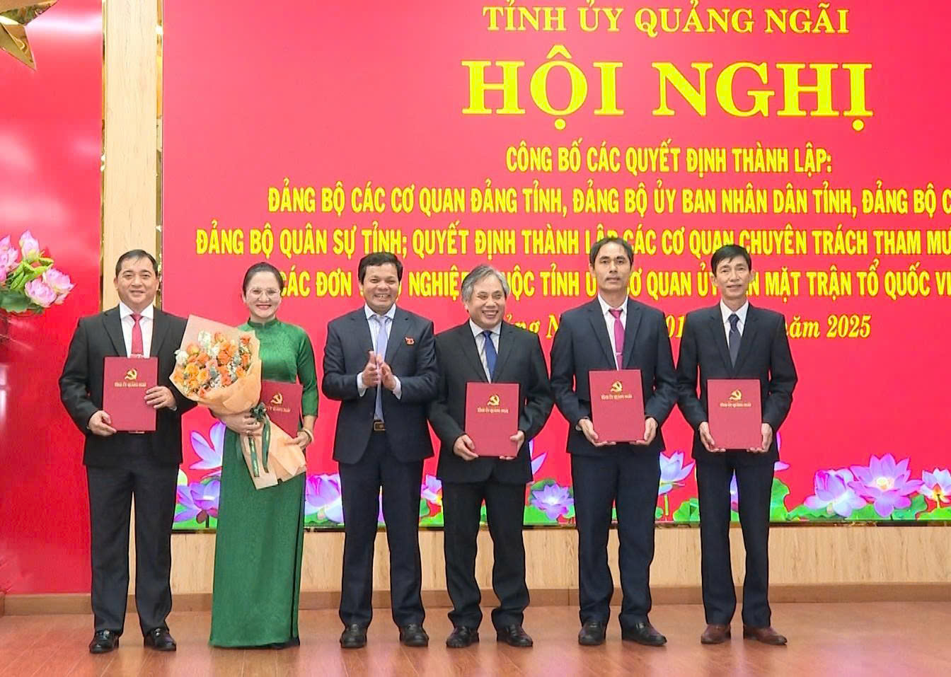 Kiện toàn các Đảng bộ và cơ quan mới tại Quảng Ngãi- Ảnh 7.