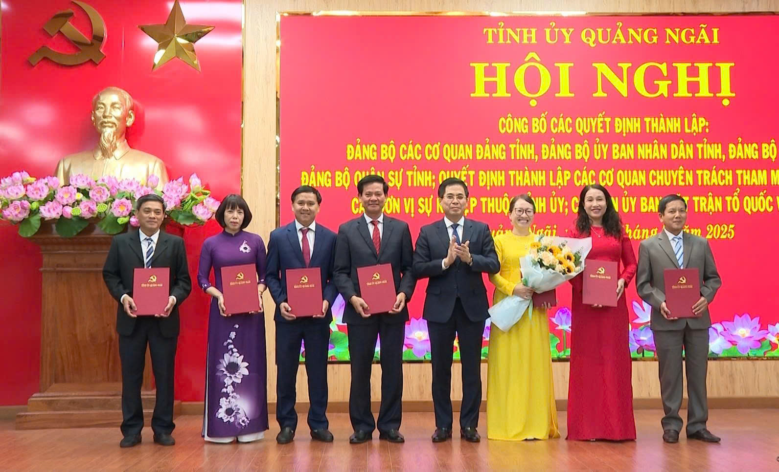 Kiện toàn các Đảng bộ và cơ quan mới tại Quảng Ngãi- Ảnh 8.