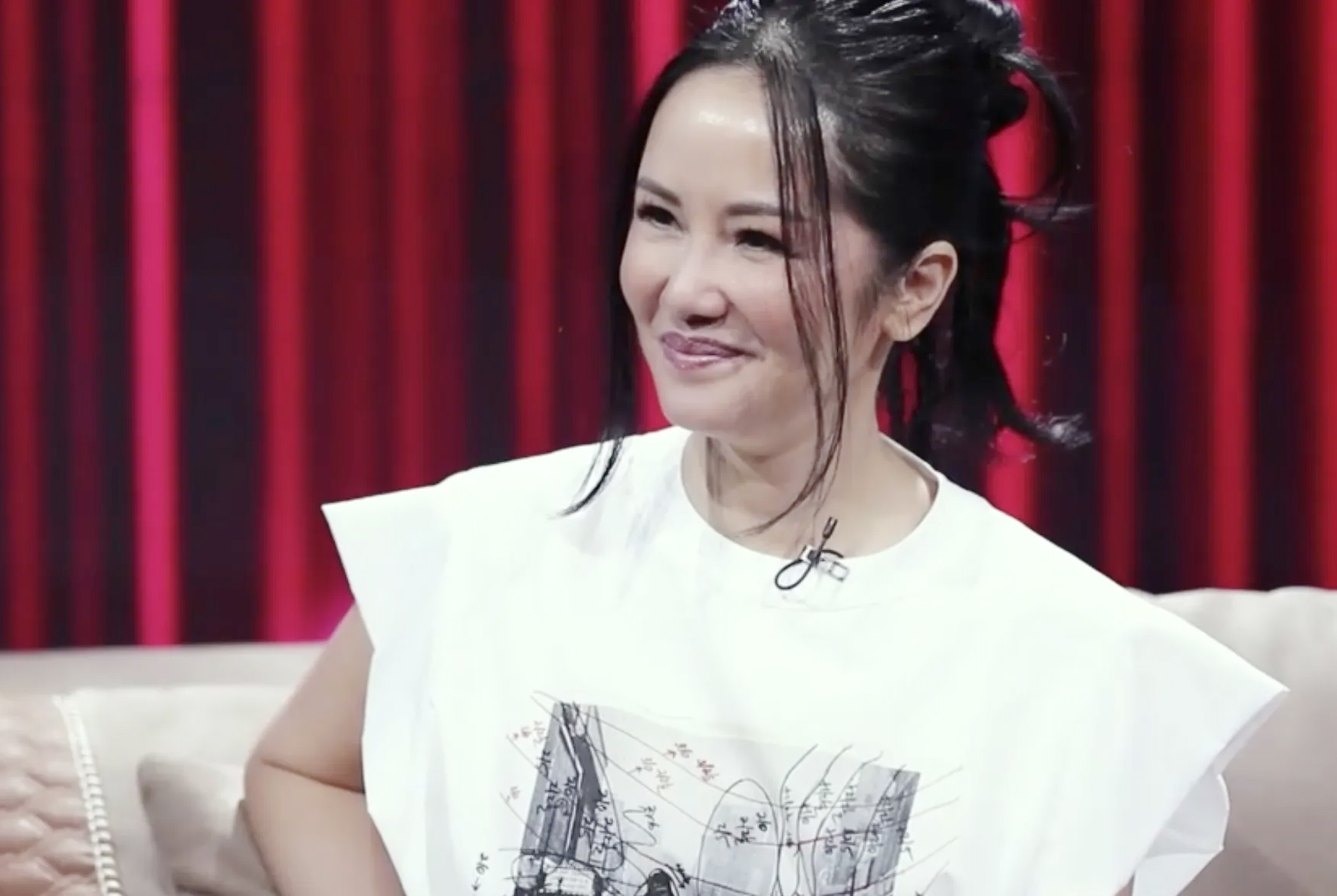 Diva Hồng Nhung khiến cộng đồng mạng "nổi da gà" bằng "Tự hỏi"- Ảnh 1.