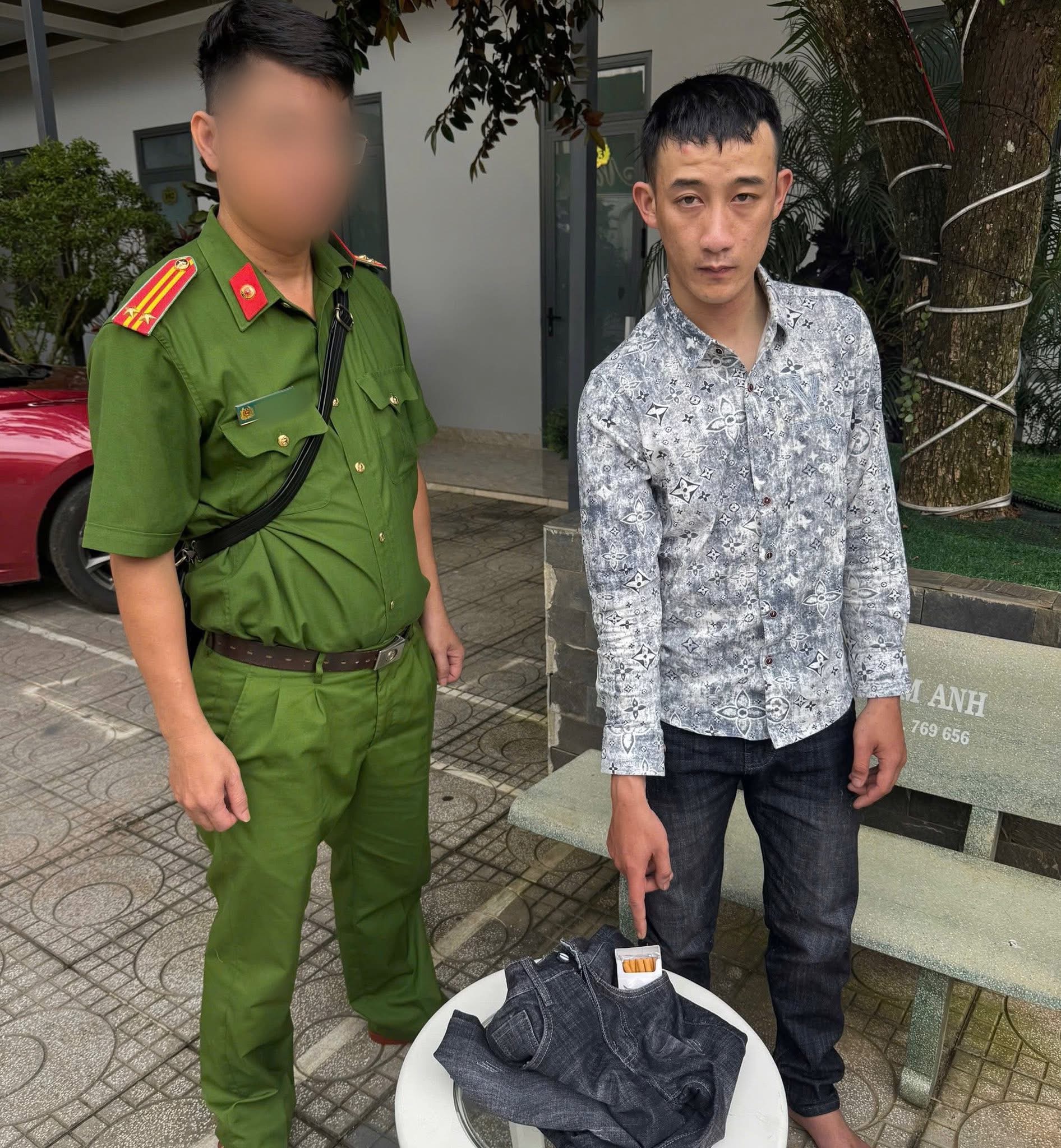 Bắt giữ đối tượng tàng trữ ma túy, mang theo ''lựu đạn'' gây náo loạn khách sạn- Ảnh 3.