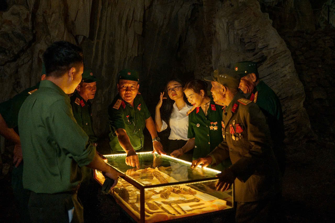 Hang Chỉ huy - Tổng kho bí mật của bộ đội Trường Sơn trong khói lửa chiến tranh- Ảnh 4. Hang Chỉ huy - Tổng kho bí mật của bộ đội Trường Sơn trong khói lửa chiến tranh- Ảnh 4.