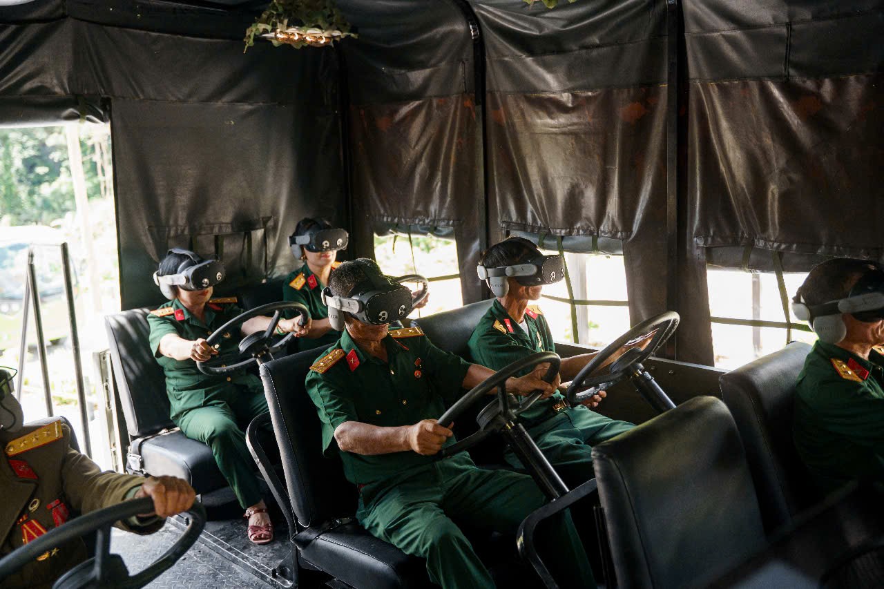 Hang Chỉ huy - Tổng kho bí mật của bộ đội Trường Sơn trong khói lửa chiến tranh- Ảnh 9. Hang Chỉ huy - Tổng kho bí mật của bộ đội Trường Sơn trong khói lửa chiến tranh- Ảnh 9.