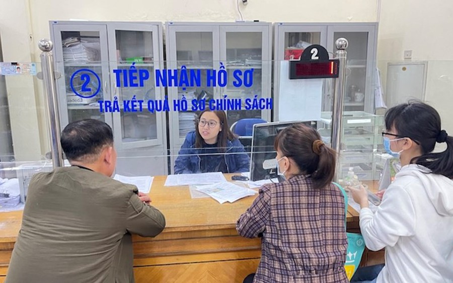 Thủ tục nghỉ hưu đối với công chức, viên chức theo quy định mới nhất - Ảnh 1.