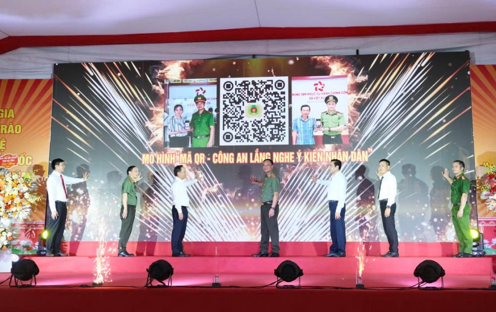 Thứ trưởng Bộ Công an dự ngày hội Toàn dân bảo vệ an ninh Tổ quốc tại Hà Tĩnh- Ảnh 3. Thứ trưởng Bộ Công an dự ngày hội Toàn dân bảo vệ an ninh Tổ quốc tại Hà Tĩnh- Ảnh 3.