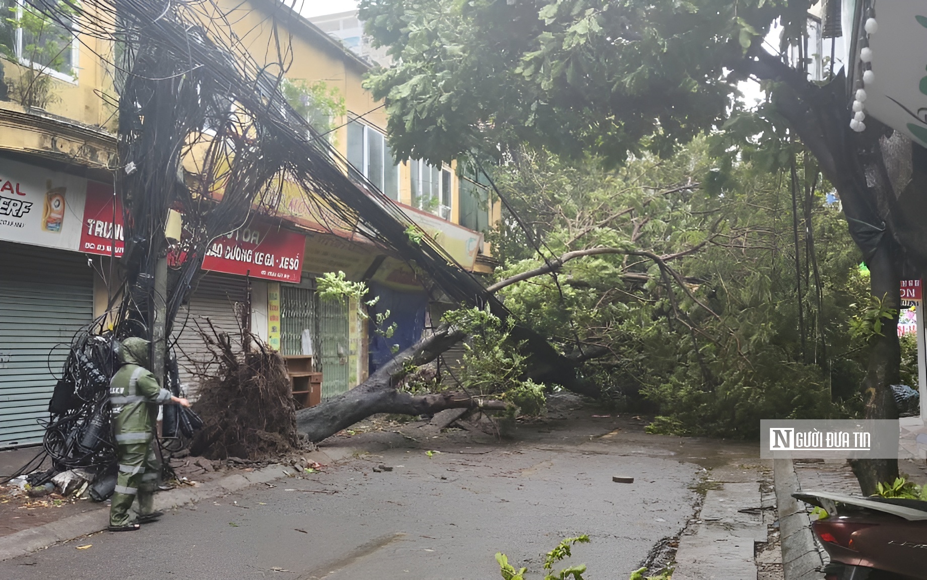 Ứng phó bão số 3 yêu cầu nhà mạng gia cố nhà trạm, cột ăng ten, trạm thu phát sóng di động - Ảnh 1.