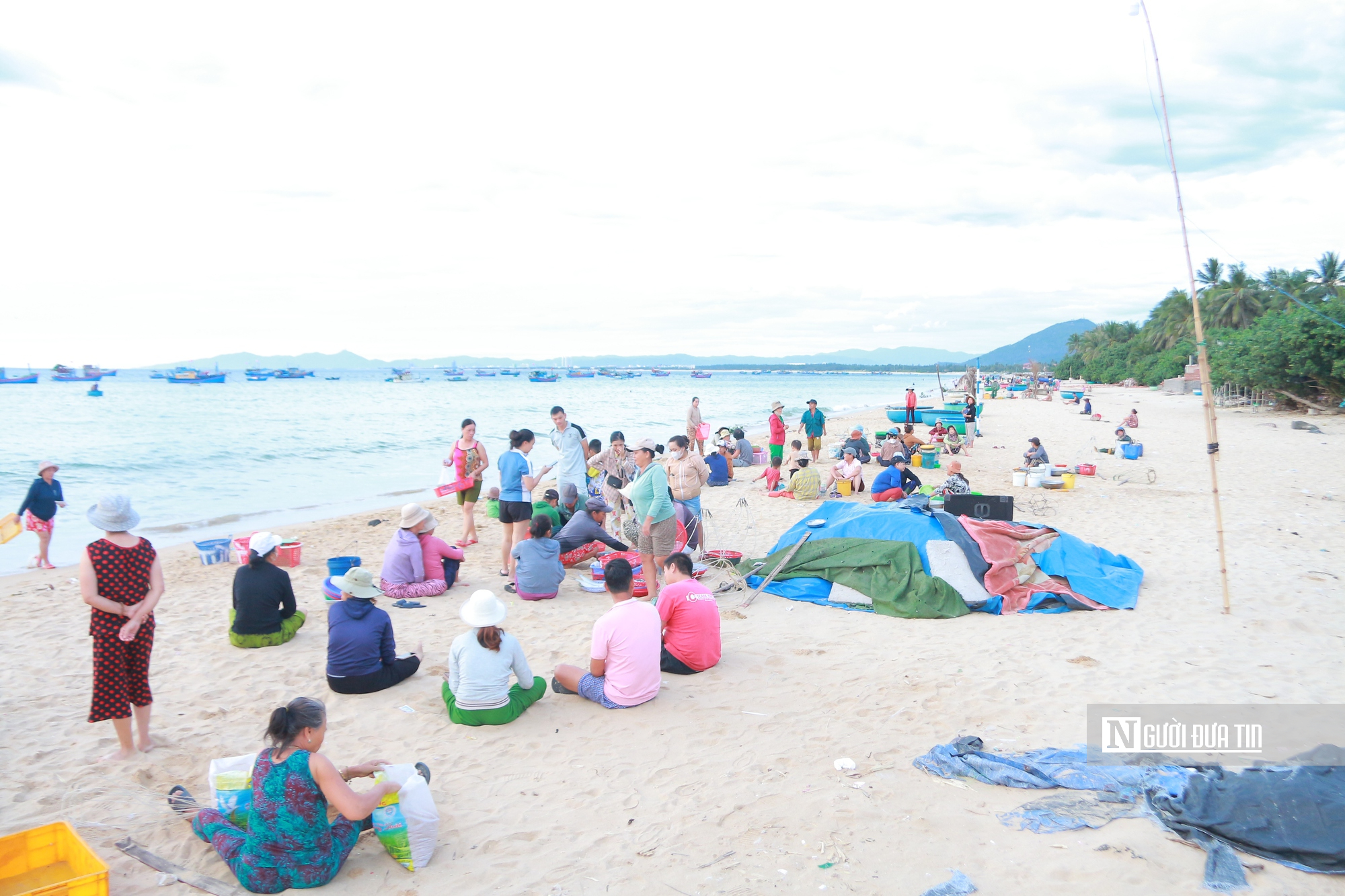 Làng chài ở Đắk Lắk giữa những ngày biển động- Ảnh 2. Làng chài ở Đắk Lắk giữa những ngày biển động- Ảnh 2.