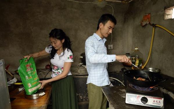 Chàng trai 23 tuổi quyết cưới mẹ đơn thân 46 tuổi, bố mẹ "khóc như mưa" - Ảnh 4.