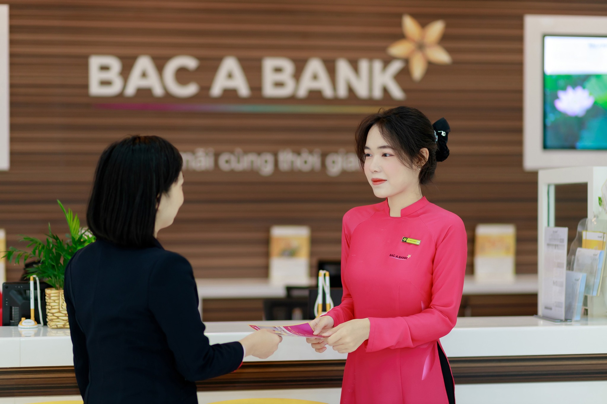 Bùng nổ ưu đãi: 6000 quà tặng đặc biệt tri ân chủ tài khoản BAC A BANK - Ảnh 2.