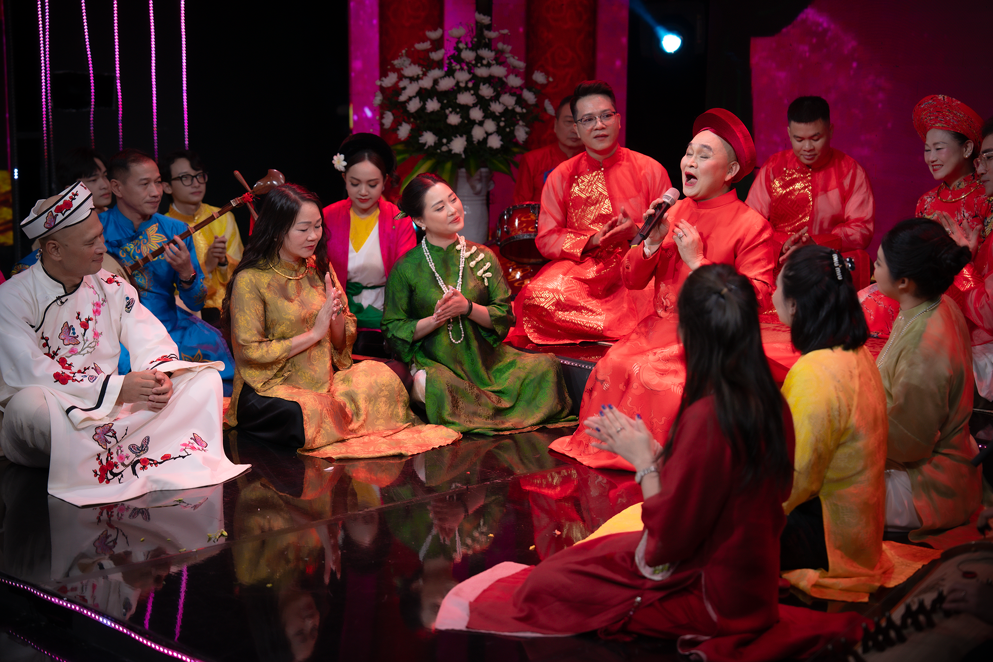 NSƯT Xuân Hinh - ''Kẻ chọc cười dân dã'': Từng muốn bỏ nghề, nói về góc khuất cuộc đời ít ai biết - Ảnh 4.