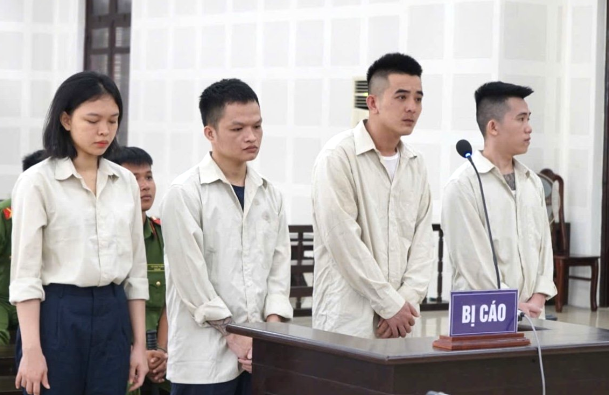 3 bị cáo lãnh án chung thân vì mua bán ma túy từ TP.HCM về Đà Nẵng- Ảnh 1. 3 bị cáo lãnh án chung thân vì mua bán ma túy từ TP.HCM về Đà Nẵng- Ảnh 1.