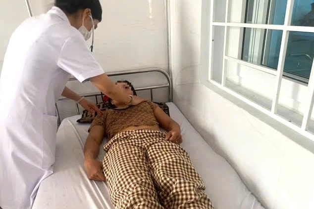 Bản tin 22/7: 64 người liên tiếp nhập viện trong 3 ngày nghi do ăn bánh mì - Ảnh 1.