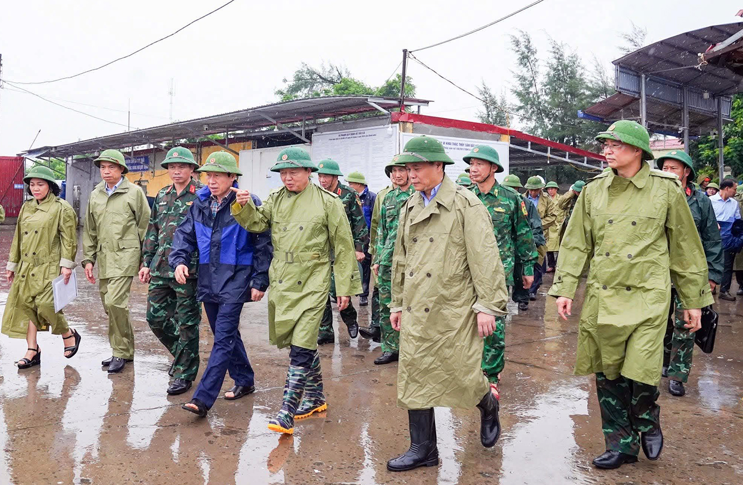 Phó Thủ tướng Trần Hồng Hà kiểm tra công tác phòng, chống bão tại Hải Phòng - Ảnh 1.