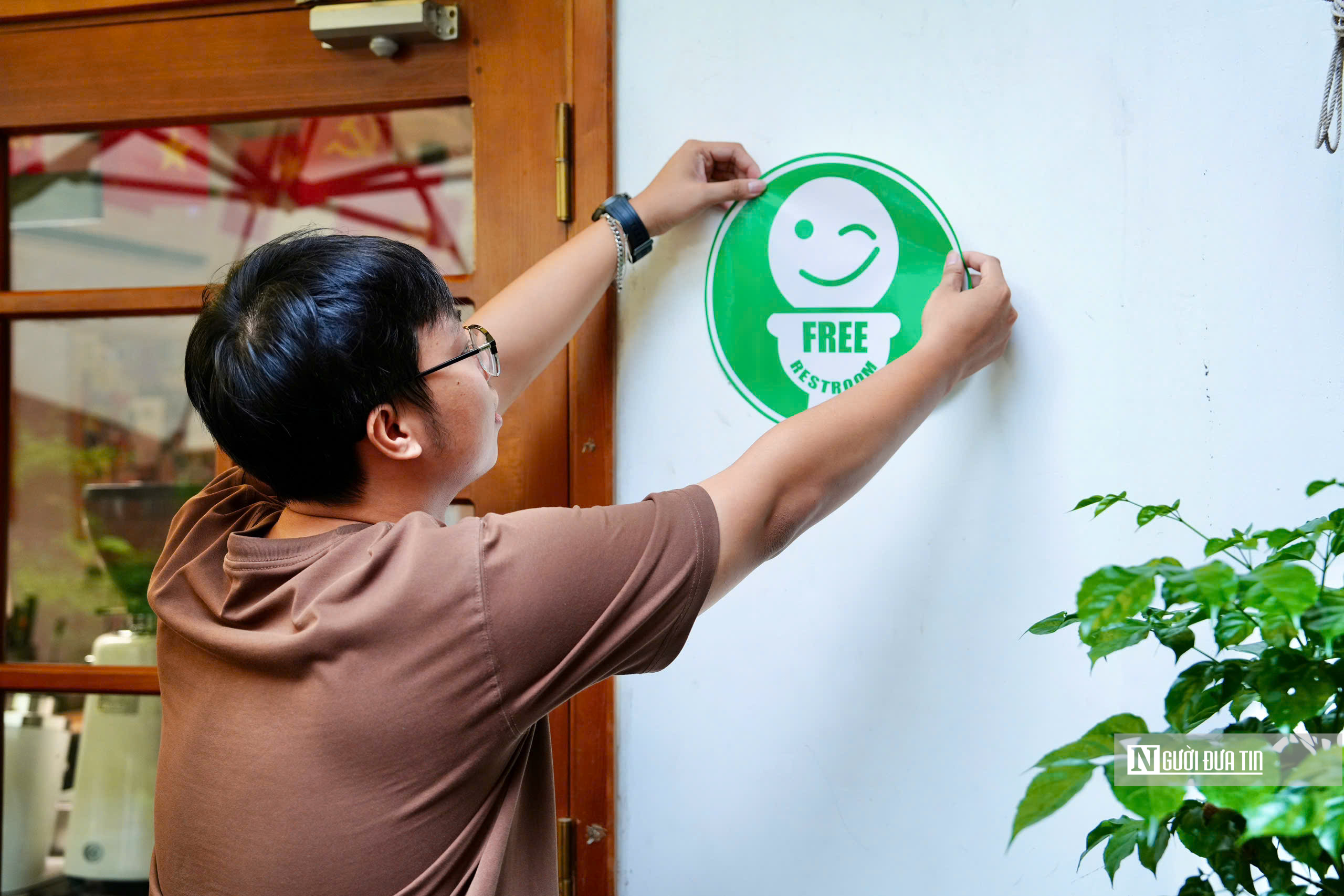 Hà Nội: Phủ kín nhà vệ sinh miễn phí phục vụ sự kiện A80 - Ảnh 5.