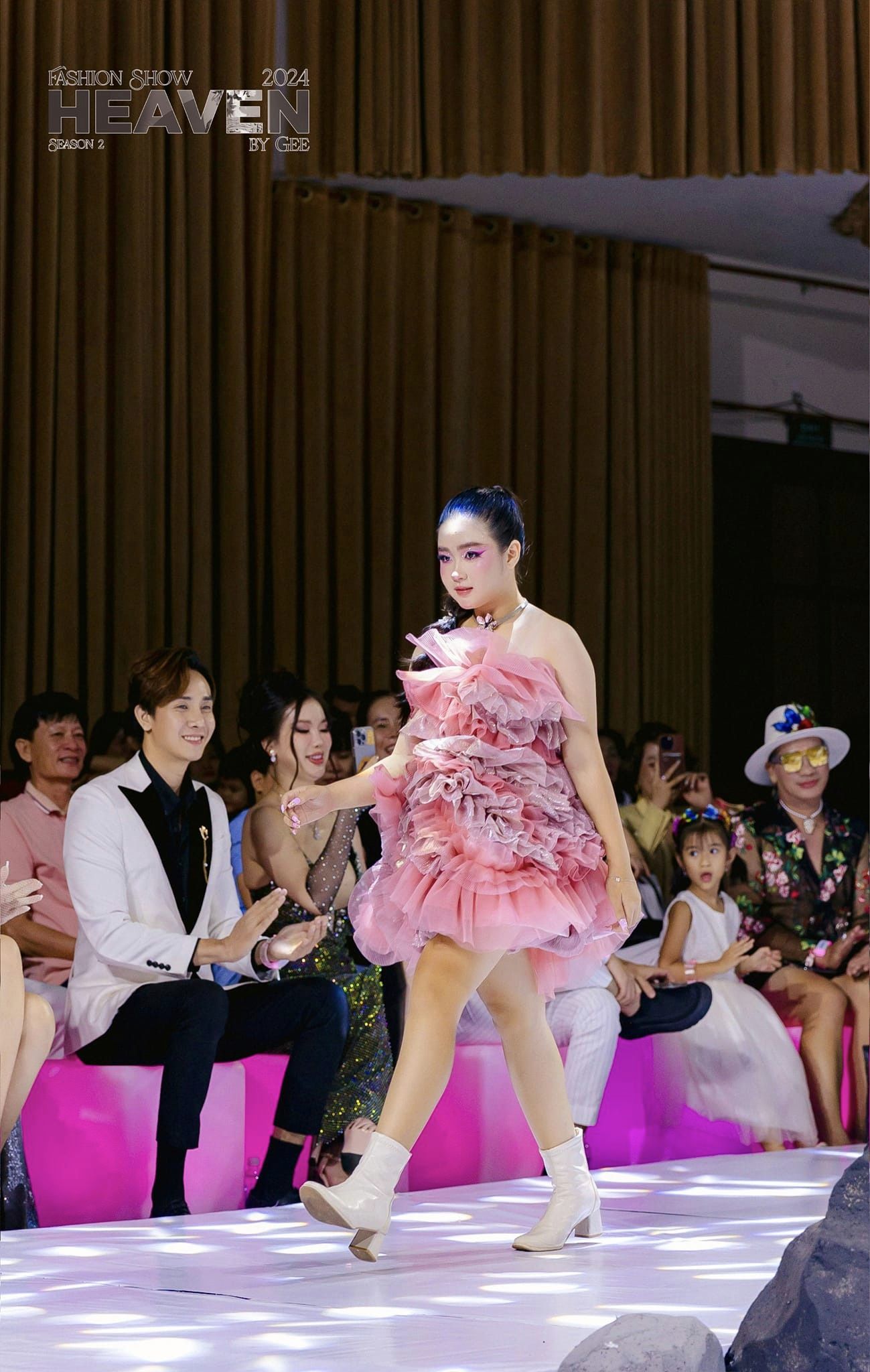 "Cô bé trăm tỷ" của màn ảnh Việt: Sở hữu bộ sưu tập vai diễn ấn tượng, nhan sắc tuổi 14 gây ngỡ ngàng - Ảnh 12.