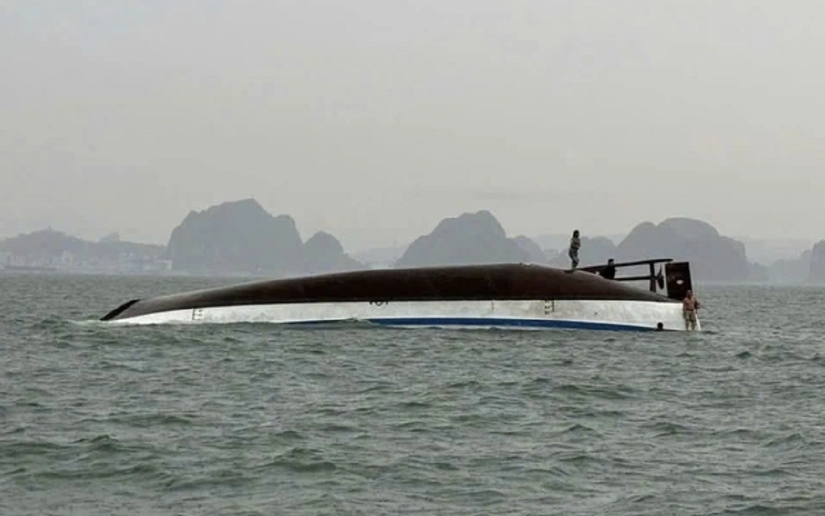 Tìm thấy một thi thể nghi nạn nhân vụ lật tàu Vịnh Xanh 58 - Ảnh 2.