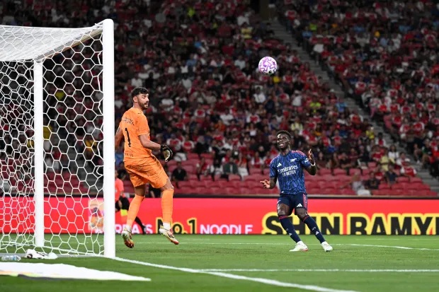 Arsenal đánh bại AC Milan 1-0, Saka ghi bàn quyết định - Ảnh 1. Arsenal đánh bại AC Milan 1-0, Saka ghi bàn quyết định - Ảnh 1.