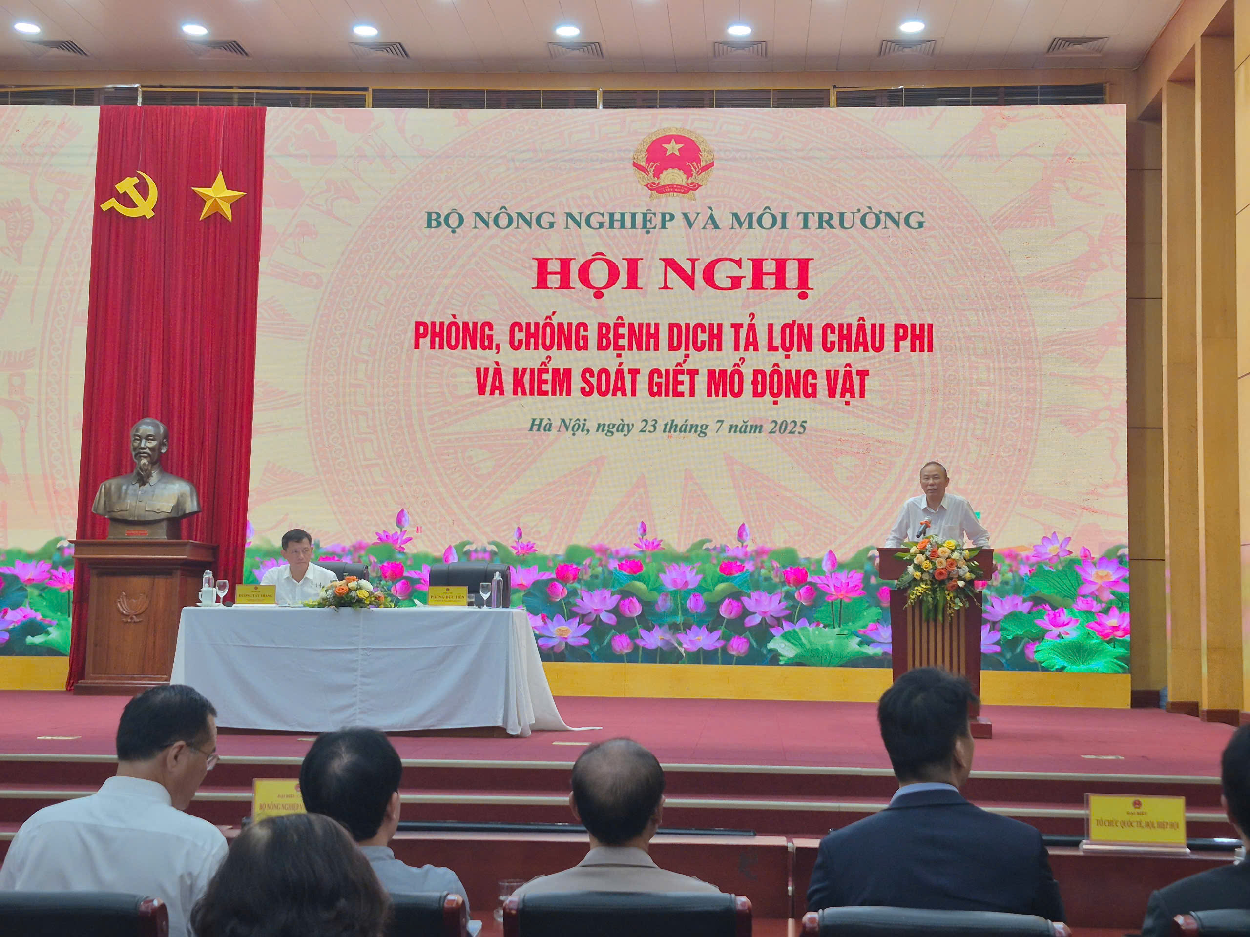 Thứ trưởng Phùng Đức Tiến: Phải xử lý triệt để giết mổ không phép - Ảnh 1.