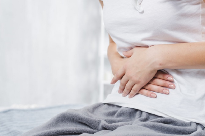 Đại tiện ra máu người phụ nữ bất ngờ phát hiện ung thư trực tràng - Ảnh 1.