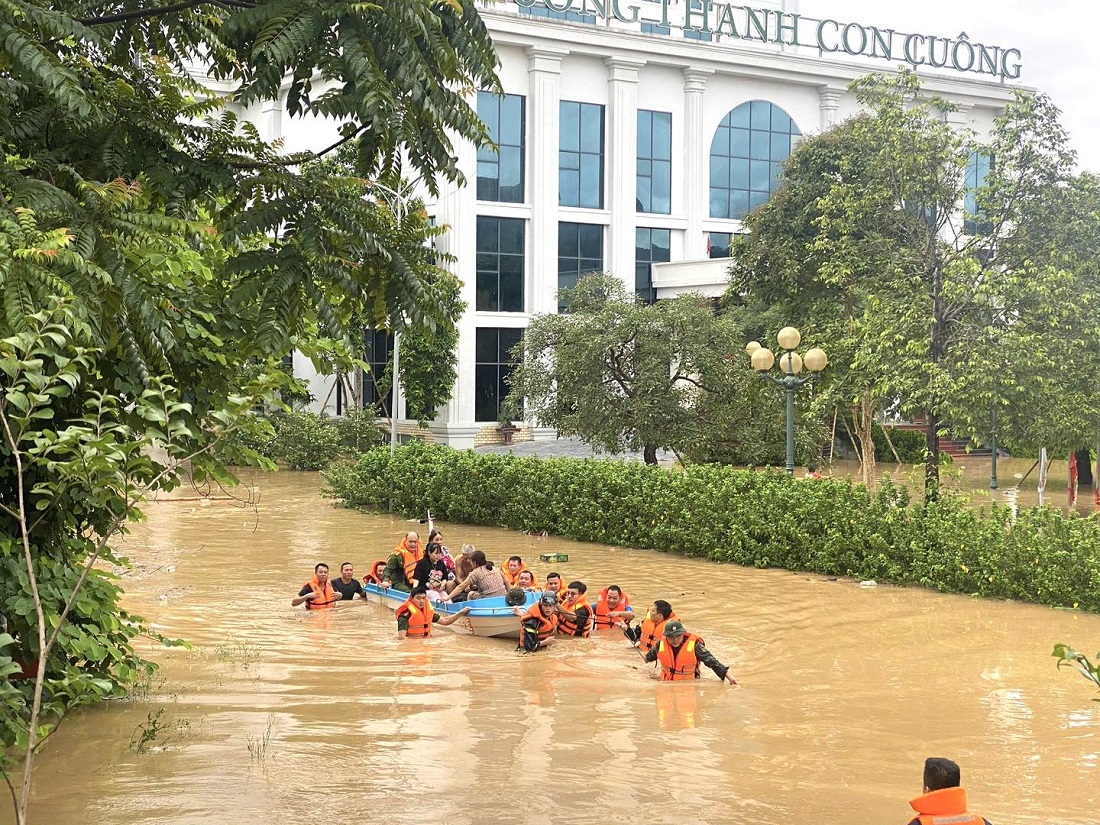 Mưa lũ lịch sử ở Nghệ An khiến 3 người chết, hơn 3.200 nhà bị ngập- Ảnh 7. Mưa lũ lịch sử ở Nghệ An khiến 3 người chết, hơn 3.200 nhà bị ngập- Ảnh 7.