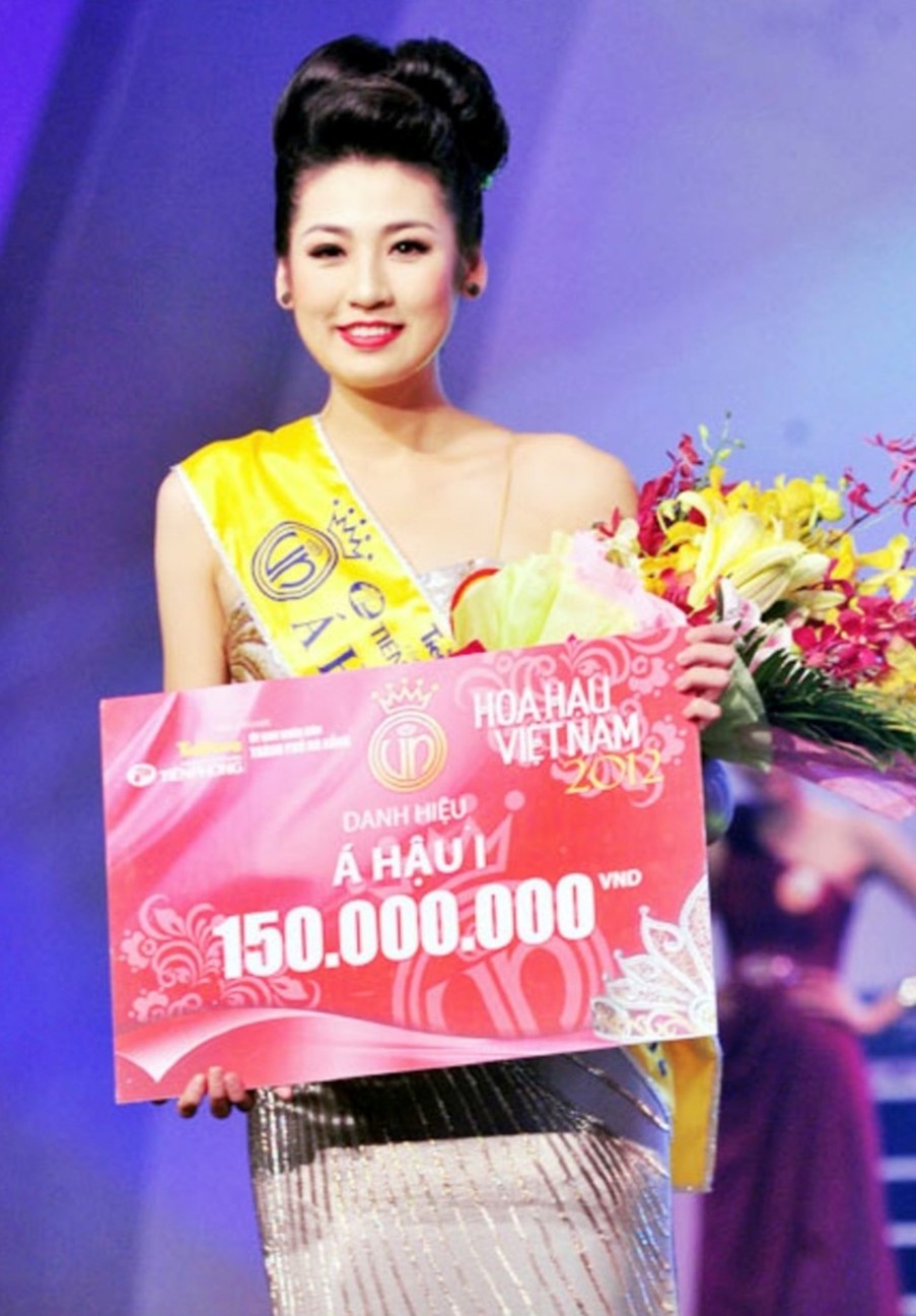 Á hậu "đắt sô" nhất nhì showbiz: Gần 1 thập kỷ hạnh phúc bên chồng kém tuổi - Ảnh 1.