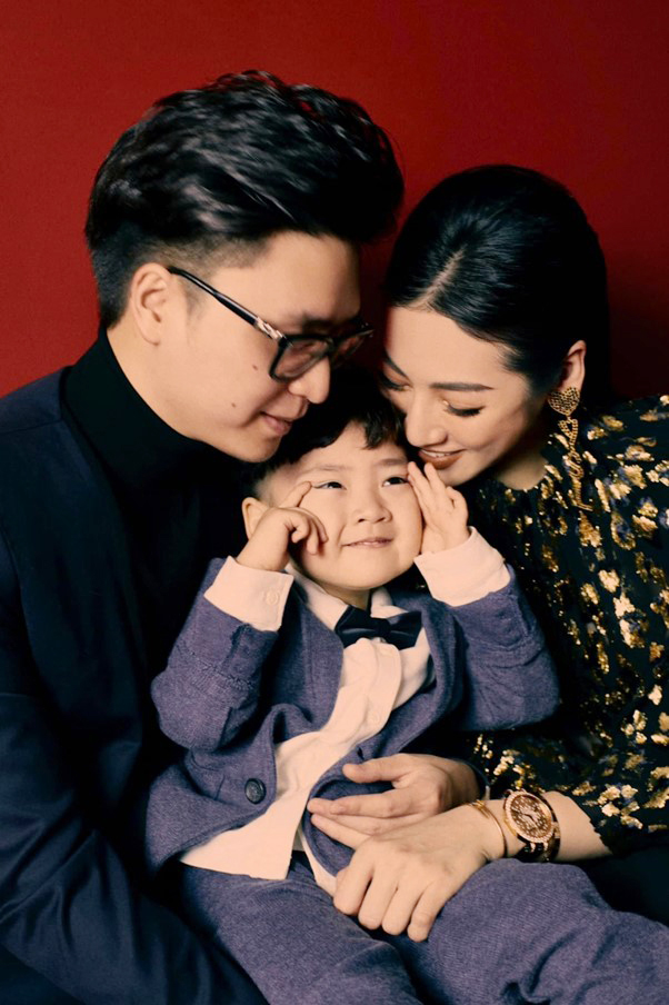 Á hậu "đắt sô" nhất nhì showbiz: Gần 1 thập kỷ hạnh phúc bên chồng kém tuổi - Ảnh 2.