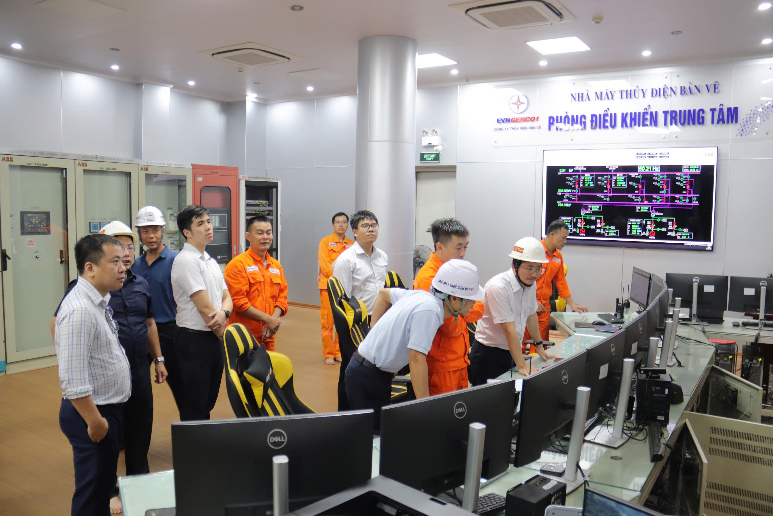 Bộ Công Thương khẩn cấp kiểm tra an toàn tại hồ chứa Thủy điện Bản Vẽ- Ảnh 2. Bộ Công Thương khẩn cấp kiểm tra an toàn tại hồ chứa Thủy điện Bản Vẽ- Ảnh 2.