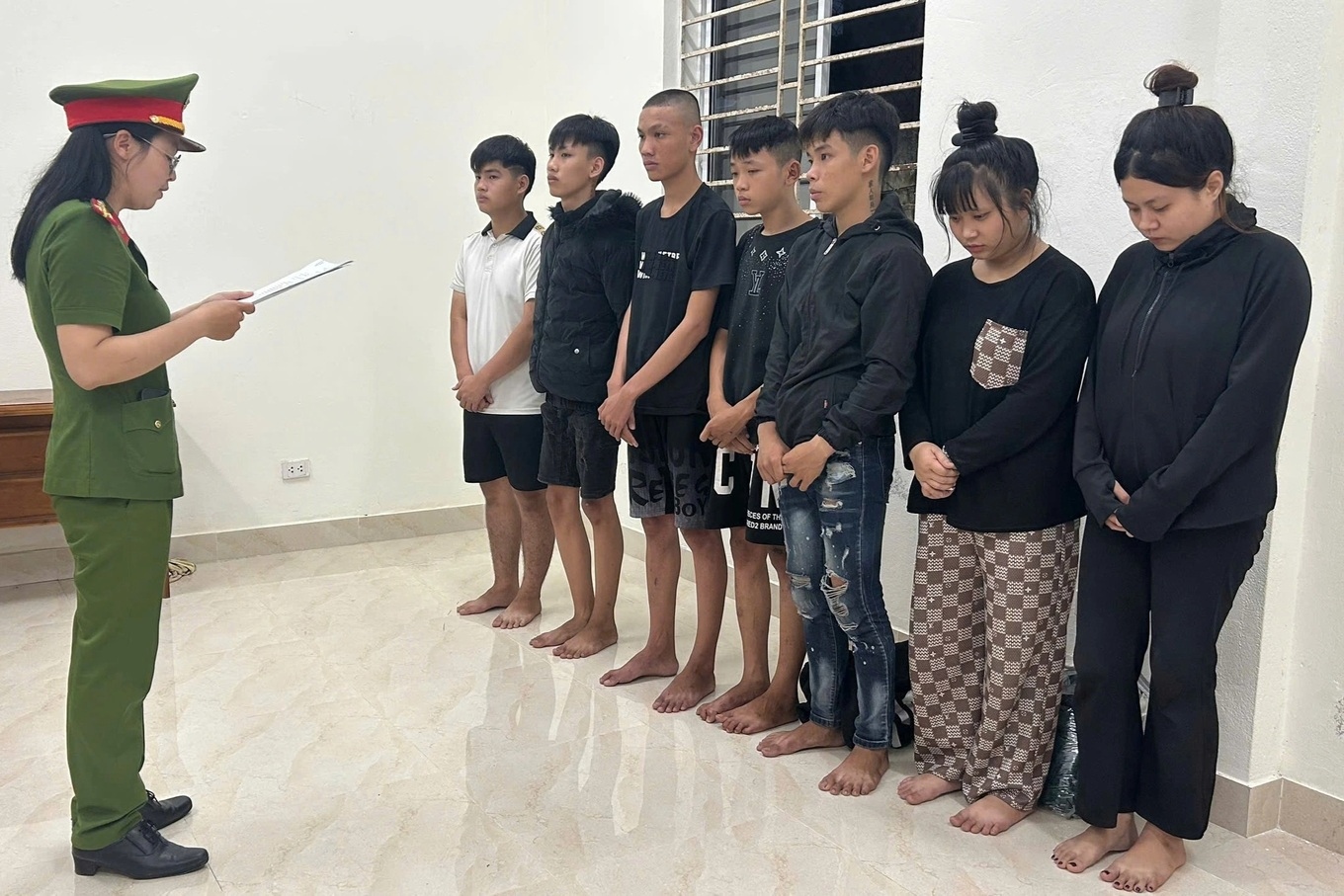 Khởi tố nhóm đối tượng "truy sát" đối thủ trong đêm khiến 1 người tử vong - Ảnh 1.