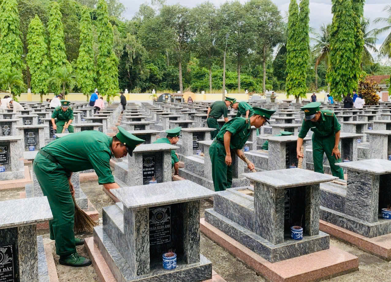 Gia Lai: Đồn Biên phòng Tam Quan Nam tổ chức chuỗi hoạt động tri ân nhân Ngày Thương binh - Liệt sĩ - Ảnh 2.
