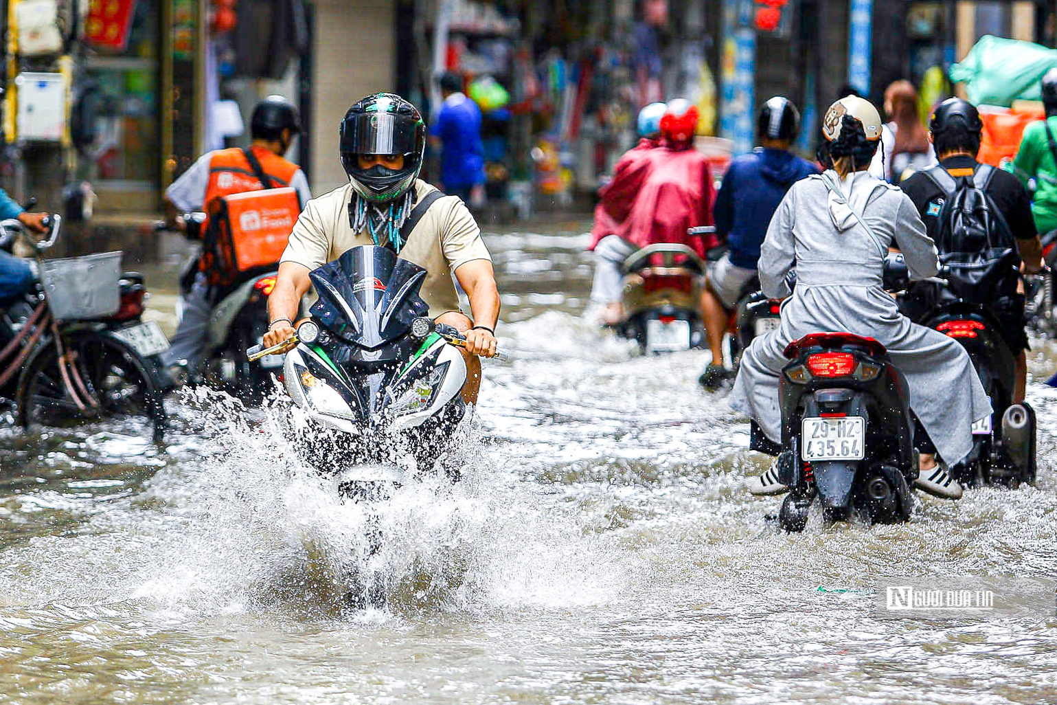 Hà Nội: Loạt phương chết máy sau trận mưa lớn- Ảnh 3.