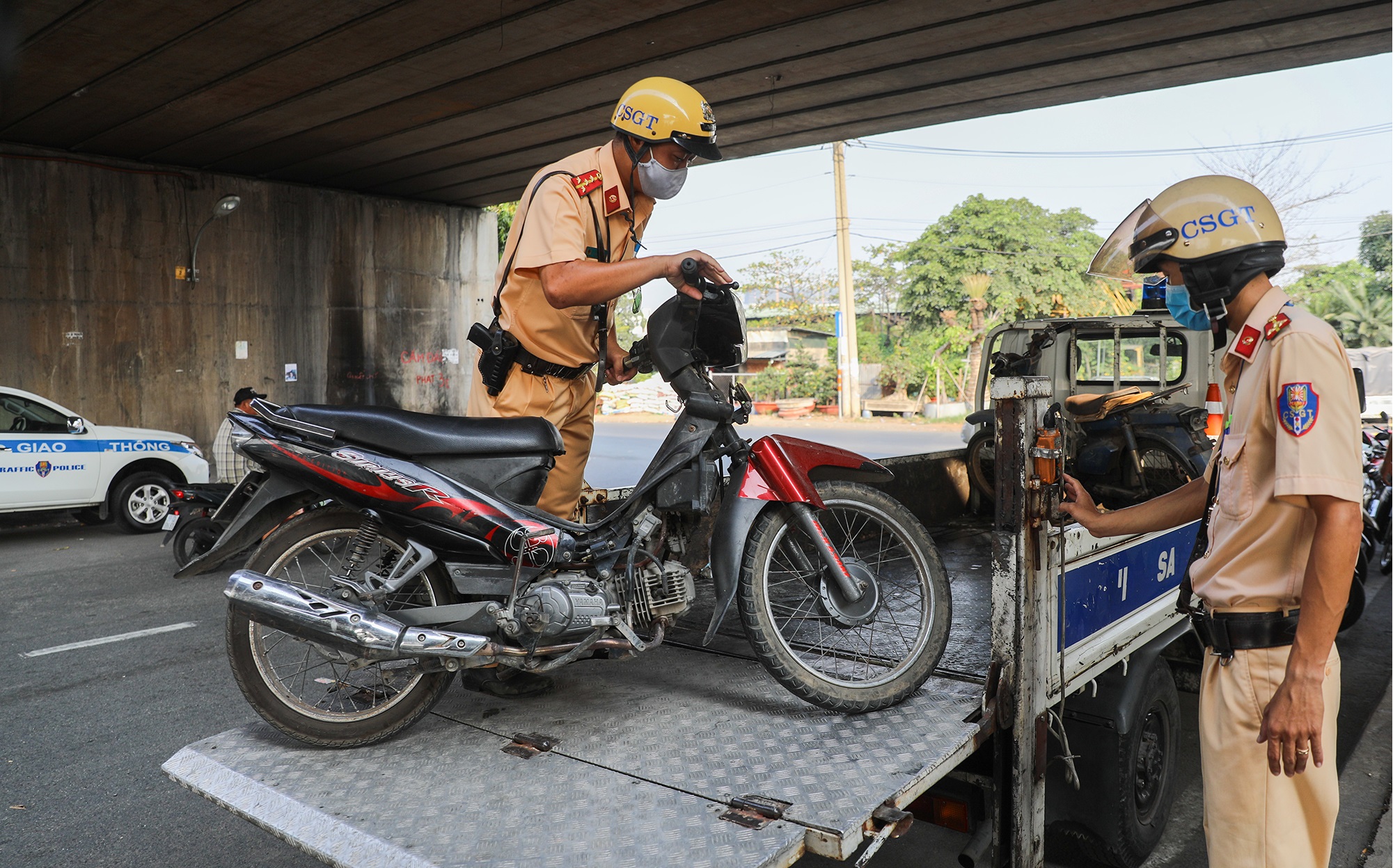 Những lỗi vi phạm giao thông bị tịch thu xe máy, ai cũng cần phải biết để tránh mắc phải - Ảnh 1.
