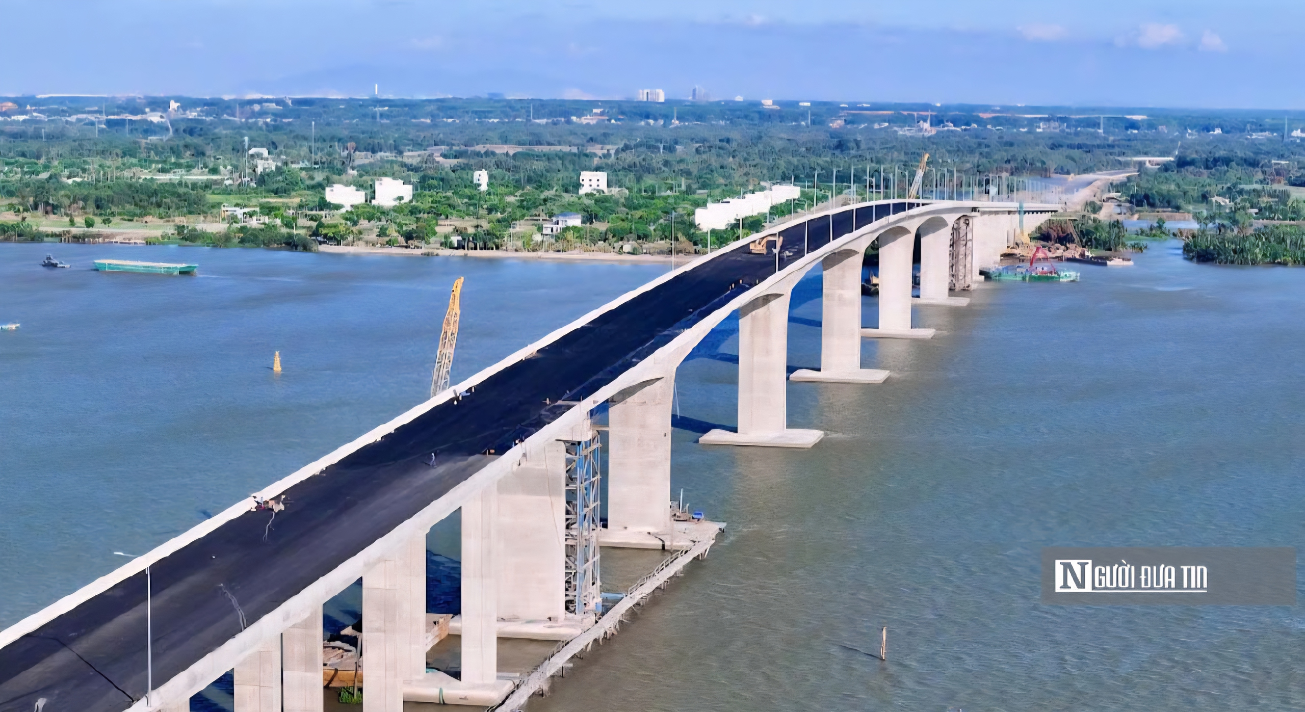 Xuyên đêm thi công cầu Nhơn Trạch, "mảnh ghép" trọng yếu của Vành đai 3 Tp.HCM- Ảnh 13. Xuyên đêm thi công cầu Nhơn Trạch, "mảnh ghép" trọng yếu của Vành đai 3 Tp.HCM- Ảnh 13.