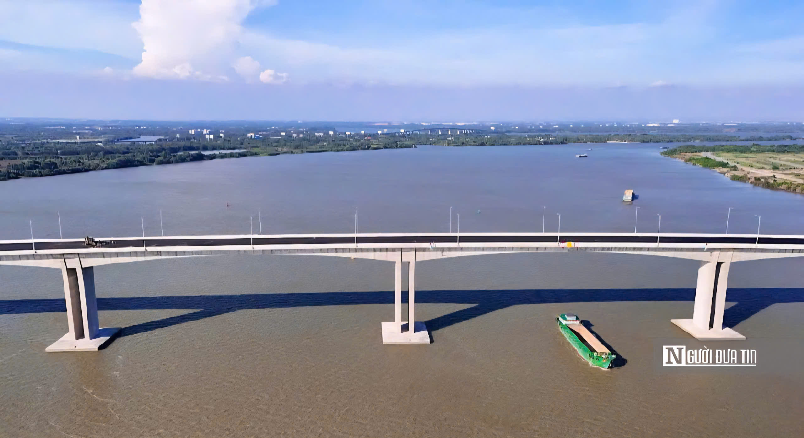 Xuyên đêm thi công cầu Nhơn Trạch, "mảnh ghép" trọng yếu của Vành đai 3 Tp.HCM- Ảnh 14. Xuyên đêm thi công cầu Nhơn Trạch, "mảnh ghép" trọng yếu của Vành đai 3 Tp.HCM- Ảnh 14.