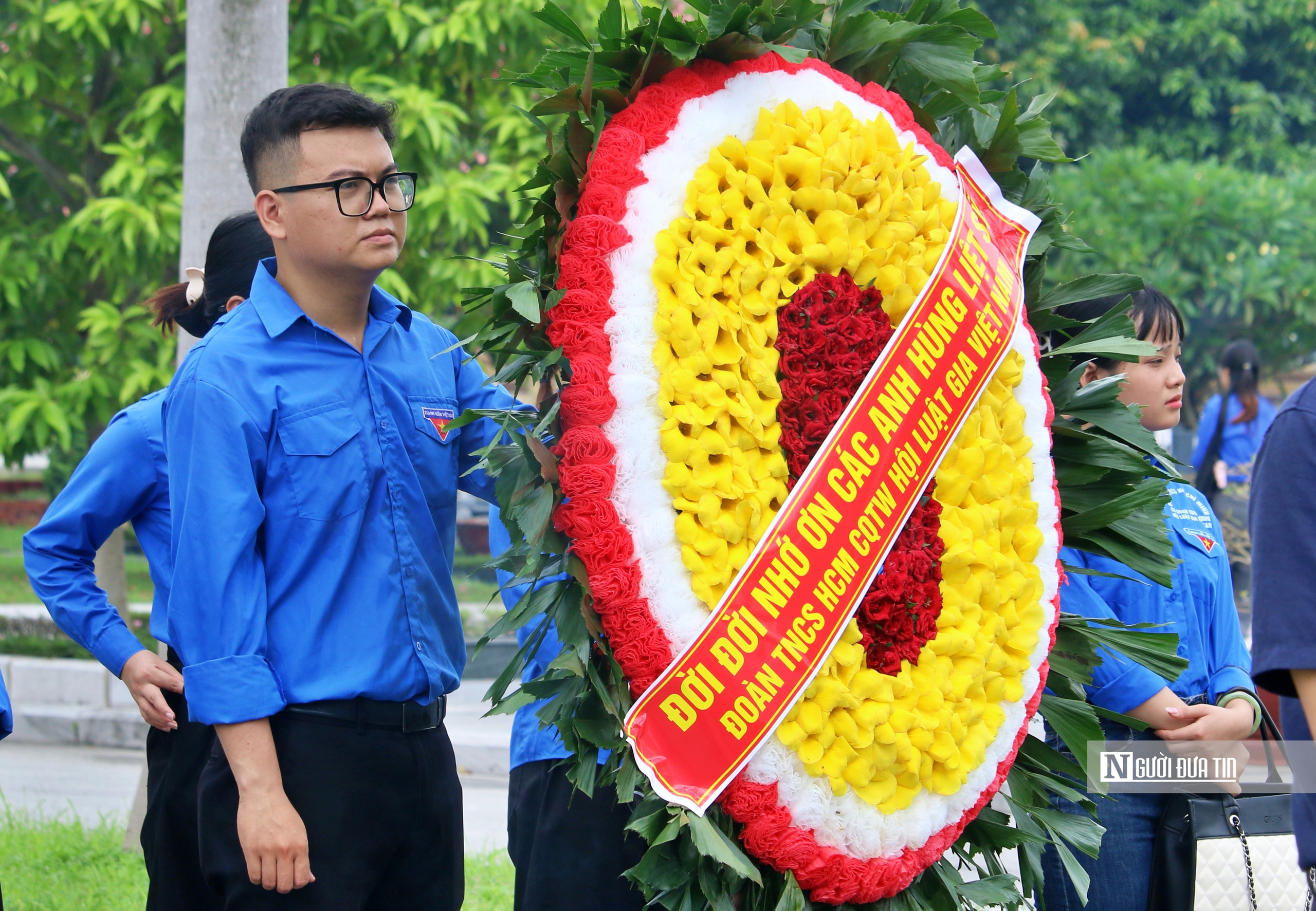 Đoàn Thanh niên Hội Luật gia Việt Nam tưởng niệm các anh hùng liệt sĩ dịp 27/7 - Ảnh 2.
