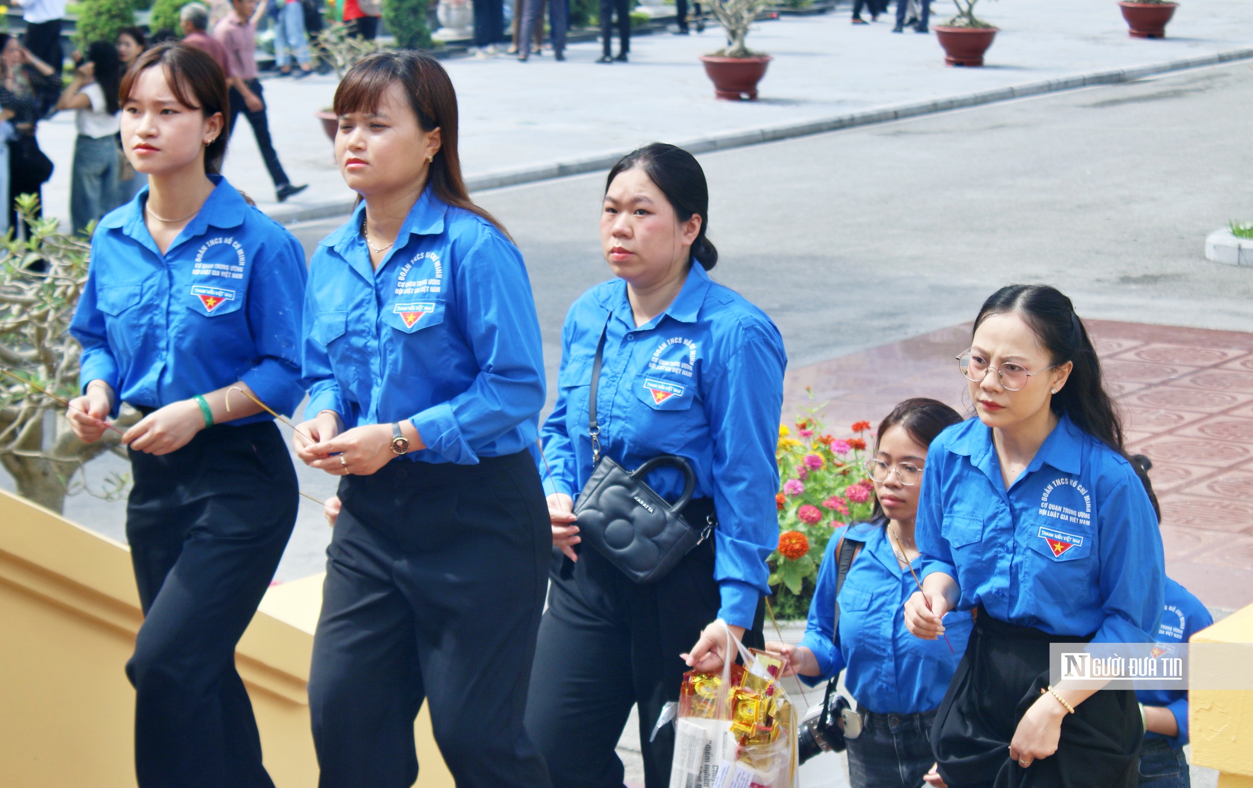 Đoàn Thanh niên Hội Luật gia Việt Nam tưởng niệm các anh hùng liệt sĩ dịp 27/7 - Ảnh 3.
