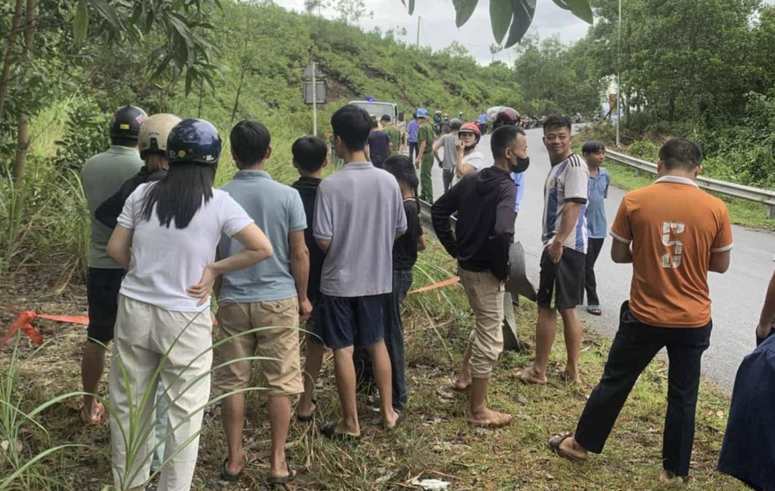 Hi hữu: Nam thanh niên ngã xe máy bên đường, vô tình phát hiện thi thể cùng năm sinh - Ảnh 2.