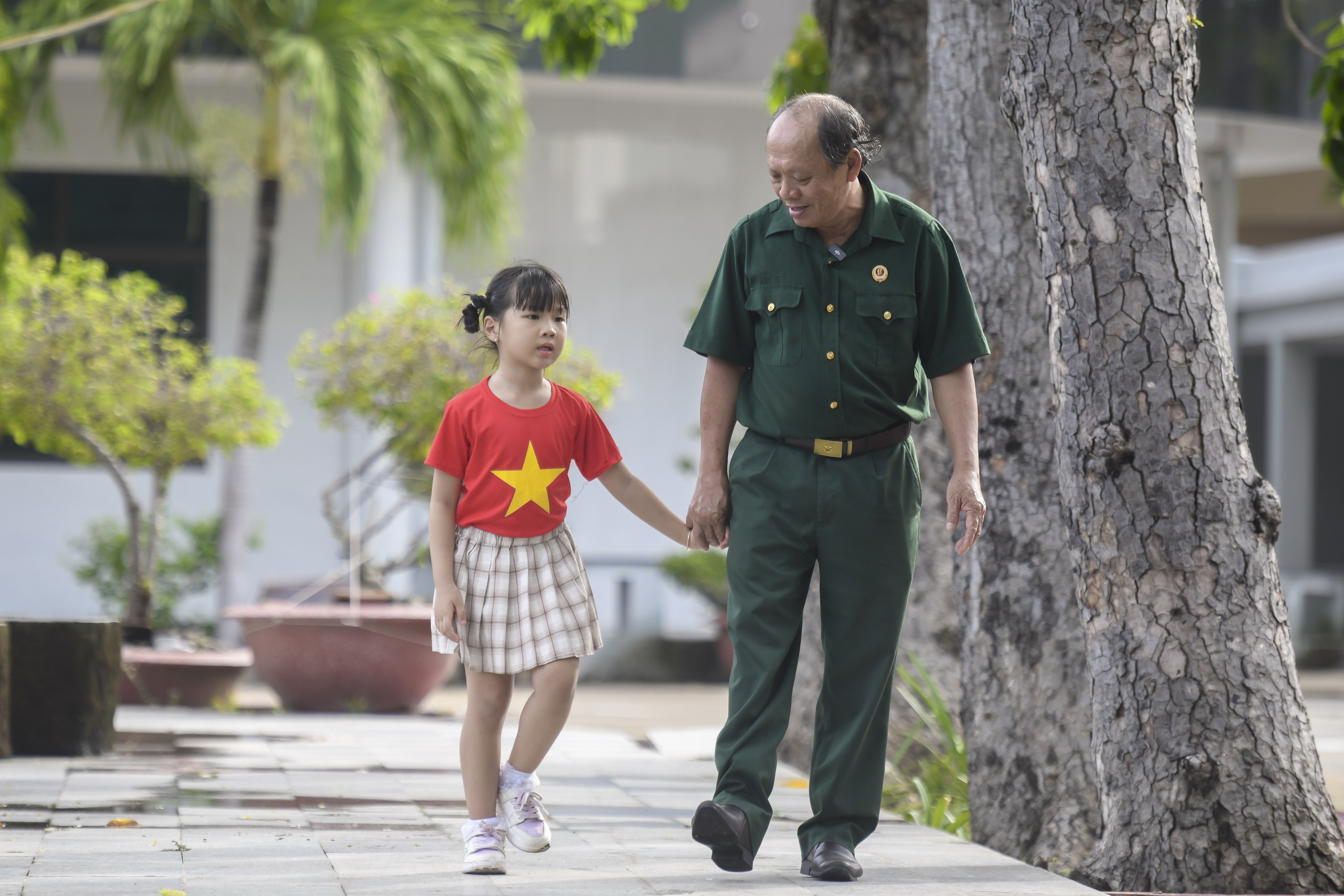Vinamilk “viết tiếp câu chuyện hòa bình” bằng tranh và hành động - Ảnh 1.