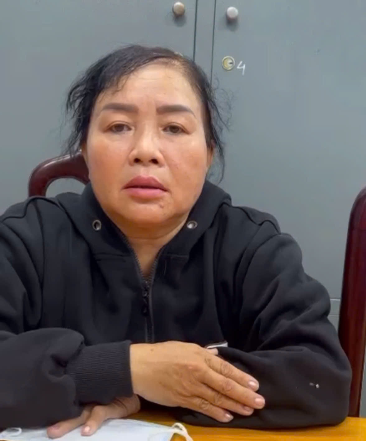 Tạm giữ người phụ nữ cướp giật tiền của cụ ông 91 tuổi- Ảnh 1.