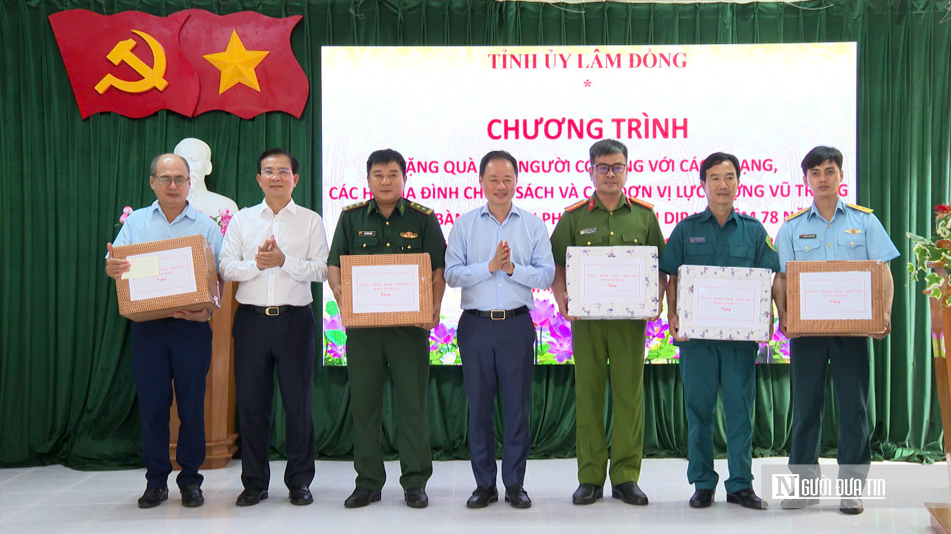 Lãnh đạo tỉnh Lâm Đồng thăm gia đình chính sách, đơn vị lực lượng vũ trang ở Đặc khu Phú Quý - Ảnh 3.