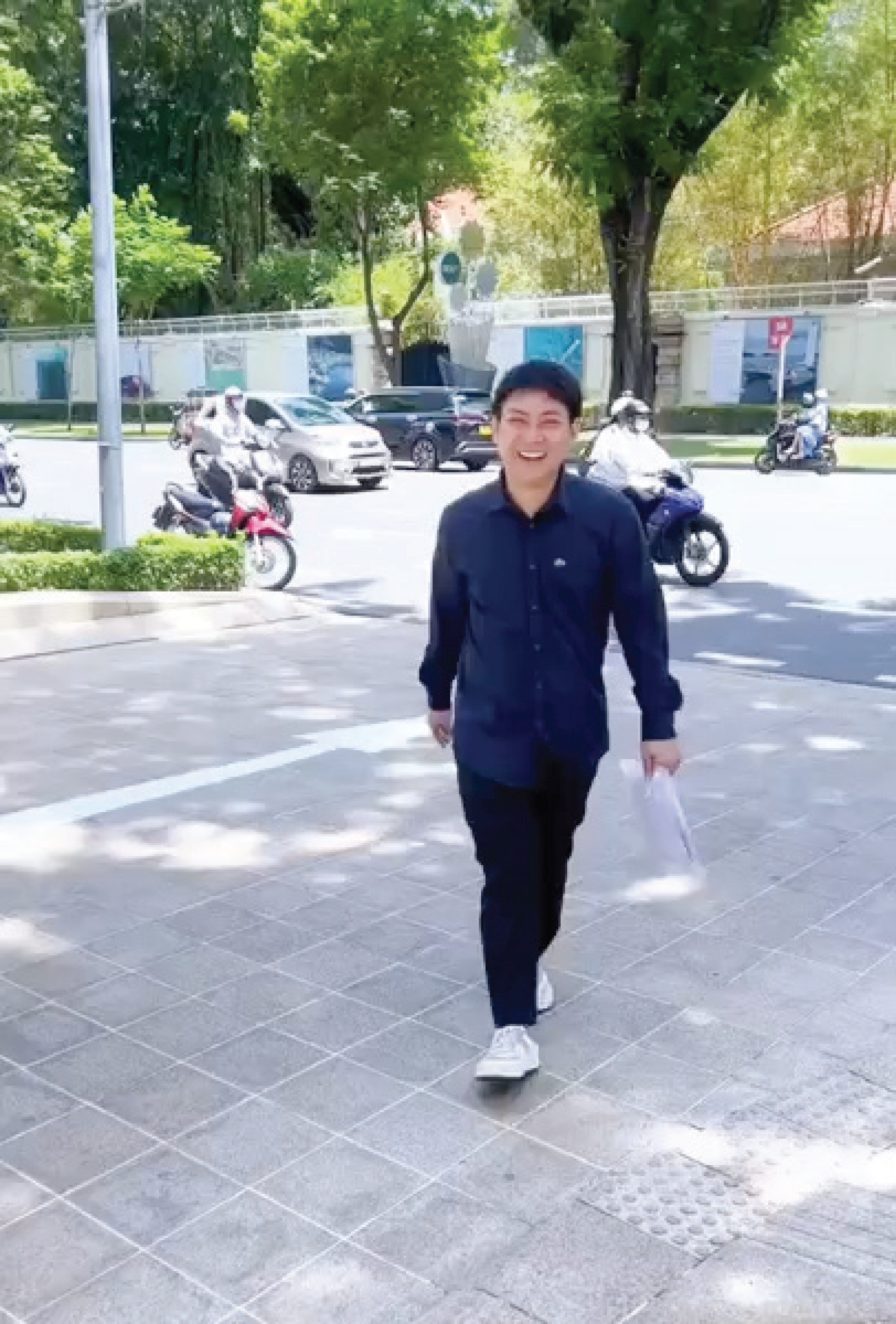 Hoài Lâm bị "team qua đường" bắt gặp, diện mạo hiện tại gây bất ngờ - Ảnh 4.