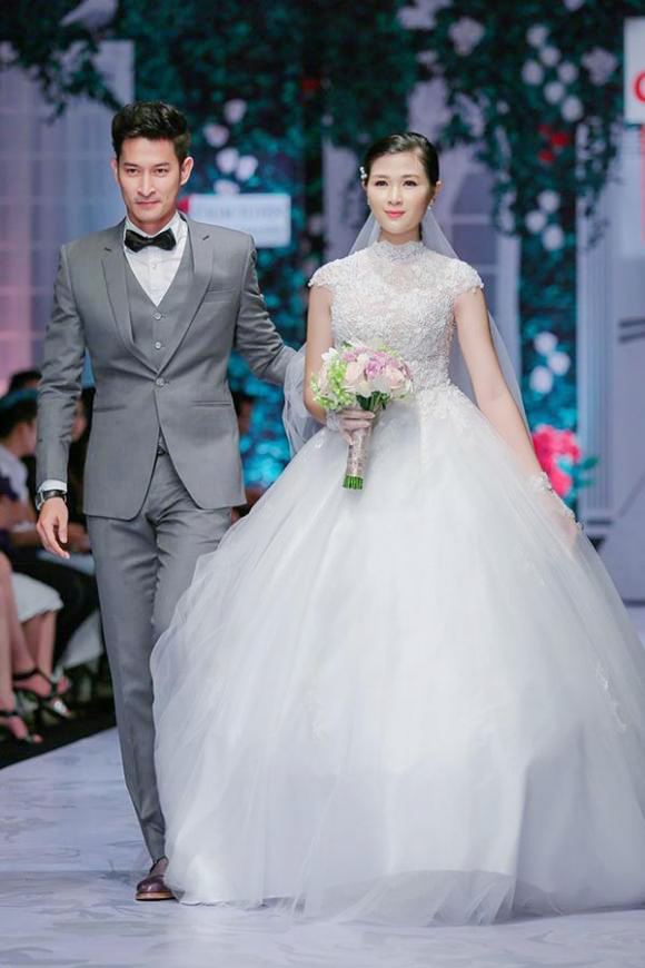Mới công bố ly hôn sau 12 năm chung sống, nay cặp đôi Vbiz lại xuất hiện cùng nhau, cùng đi ăn - Ảnh 1.