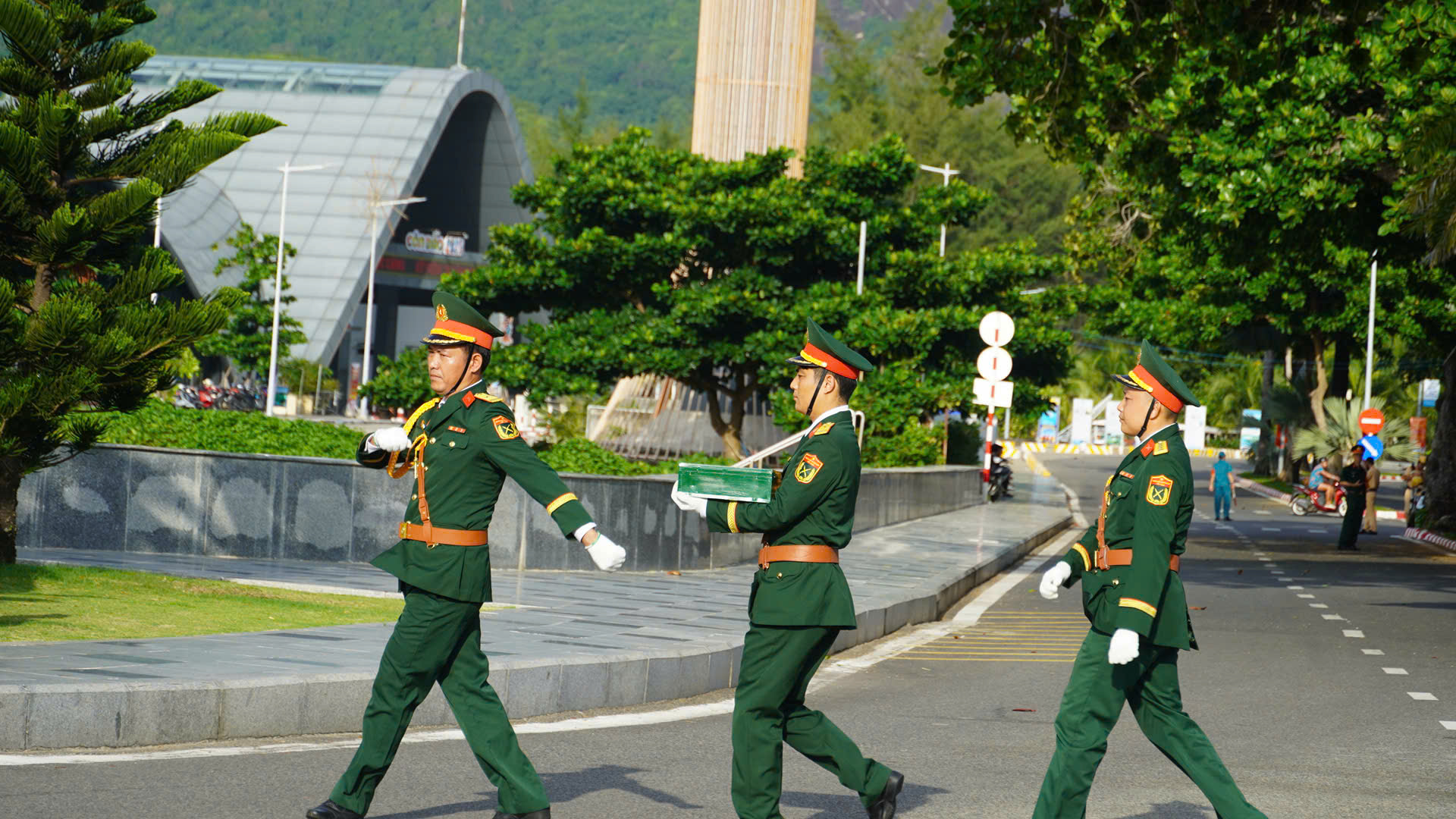 Lãnh đạo Tp.HCM thăm, tri ân các gia đình chính sách- Ảnh 2.
