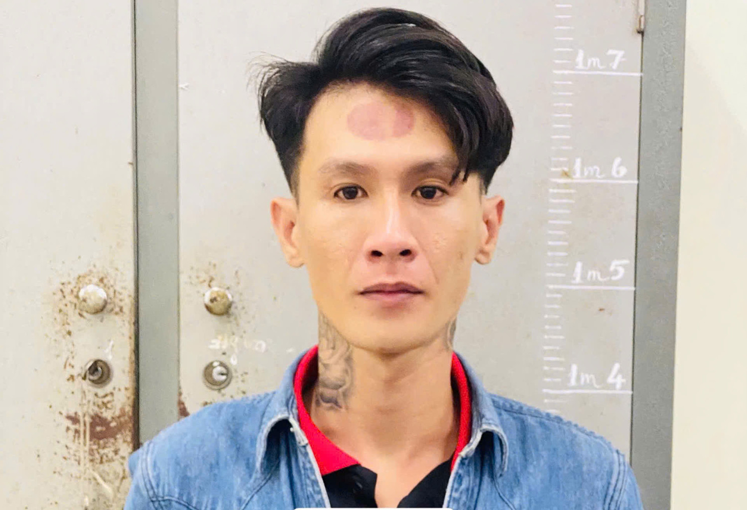 Bắt đối tượng đăng clip nhạy cảm của bạn gái cũ lên mạng xã hội rồi tống tiền - Ảnh 1.