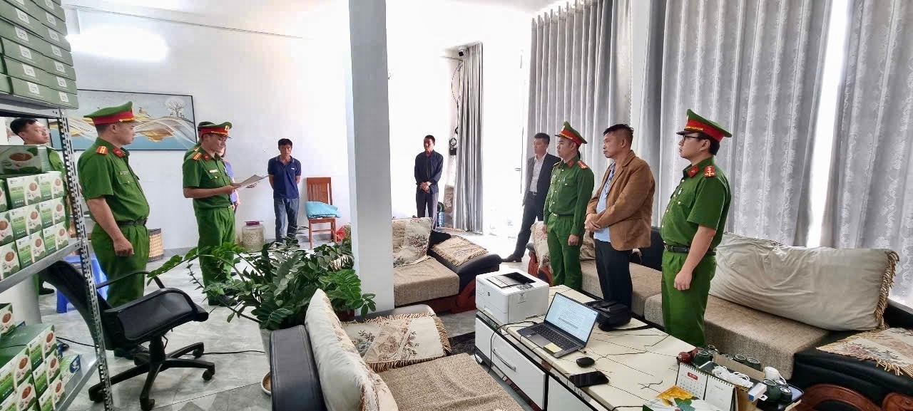 Lâm Đồng: Bắt tạm giam Giám đốc và Phó Giám đốc Công ty Nam Ban Silk- Ảnh 1. Lâm Đồng: Bắt tạm giam Giám đốc và Phó Giám đốc Công ty Nam Ban Silk- Ảnh 1.