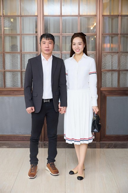 Bà xã NSND Công Lý lên tiếng về thông tin có bầu - Ảnh 3.