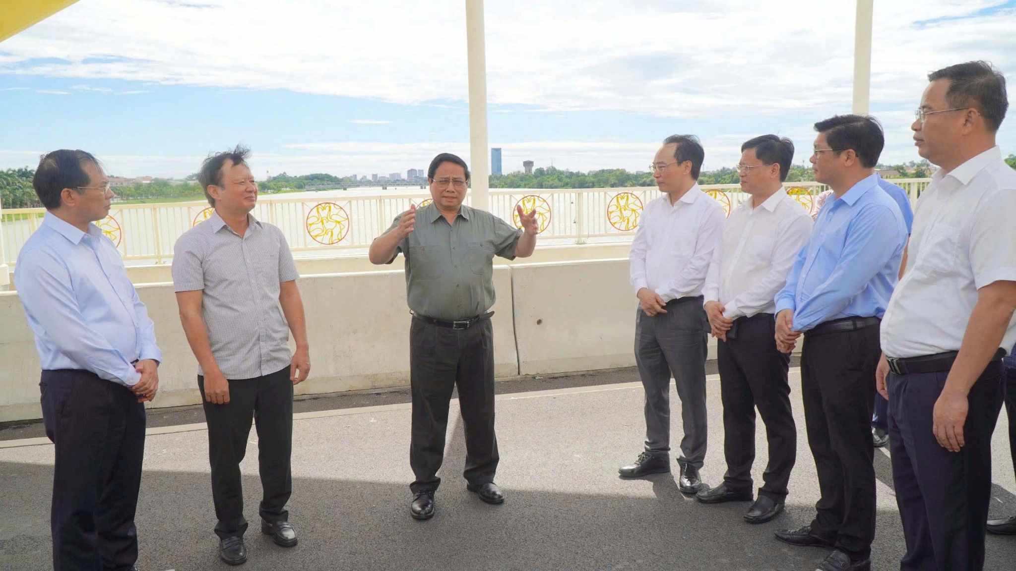 Thủ tướng Phạm Minh Chính đặt kỳ vọng vào hạ tầng và an sinh tại Huế- Ảnh 3.