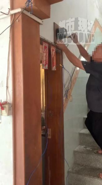 Bị "trộm điện" suốt 9 năm, người đàn ông sốc nặng khi biết thủ phạm- Ảnh 2. Bị "trộm điện" suốt 9 năm, người đàn ông sốc nặng khi biết thủ phạm- Ảnh 2.