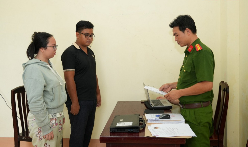Khởi tố hai đối tượng lừa đảo bằng hình thức bán bùa chú- Ảnh 1. Khởi tố hai đối tượng lừa đảo bằng hình thức bán bùa chú- Ảnh 1.